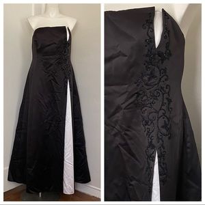 Vintage satin black & white plus size ball gown